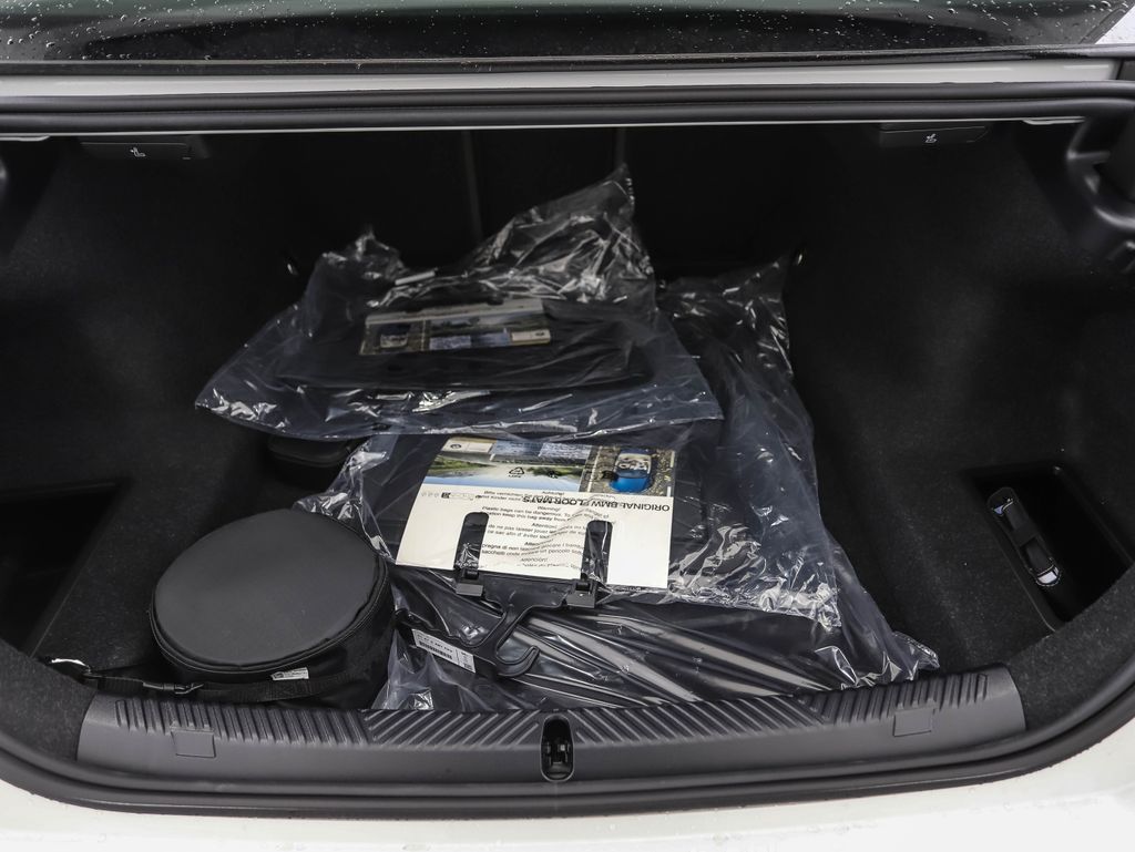 Thumbnail: 2026 BMW 5 Series - 23