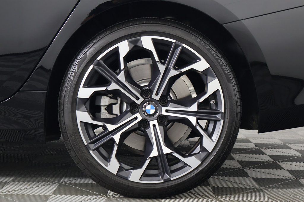 Thumbnail: 2025 BMW 3 Series - 16