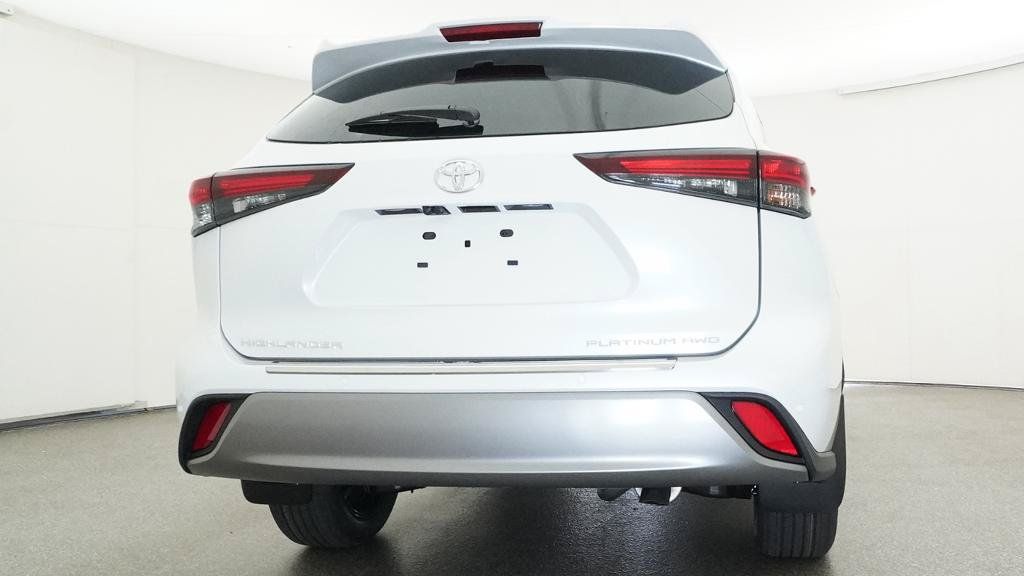 Thumbnail: 2026 Toyota Highlander - 24