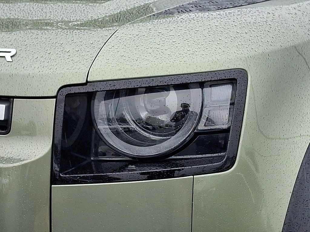Thumbnail: 2023 Land Rover Defender - 9