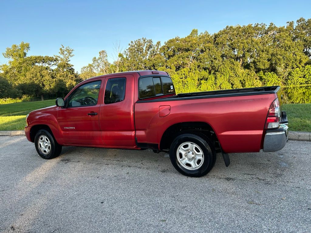 Thumbnail: 2010 Toyota Tacoma - 3