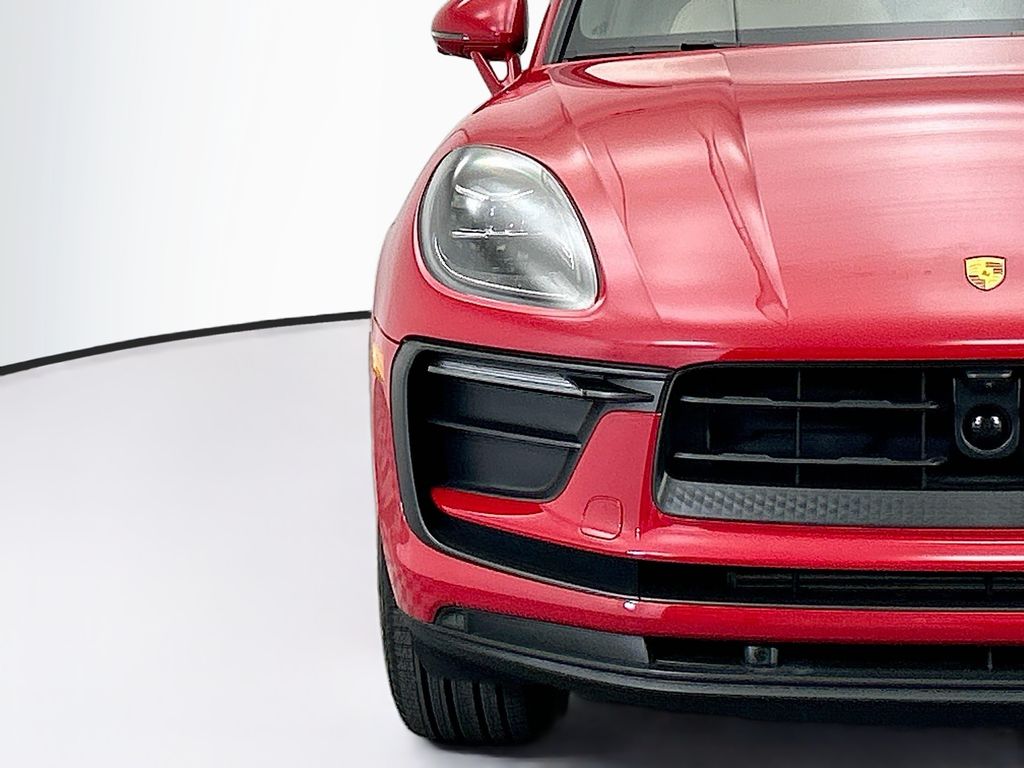 Thumbnail: 2026 Porsche Macan - 12