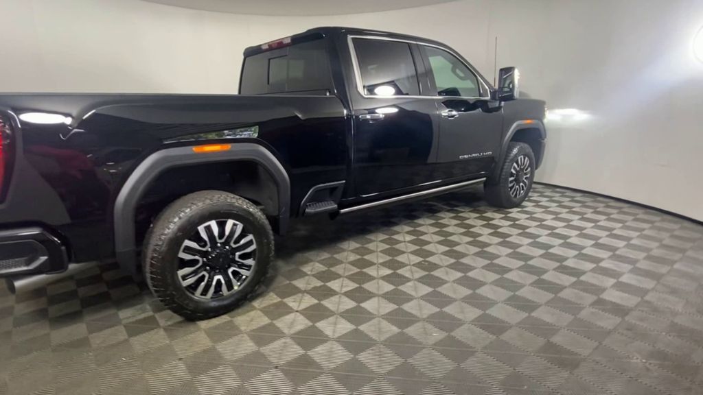 2024 GMC Sierra 2500HD Denali Ultimate 9