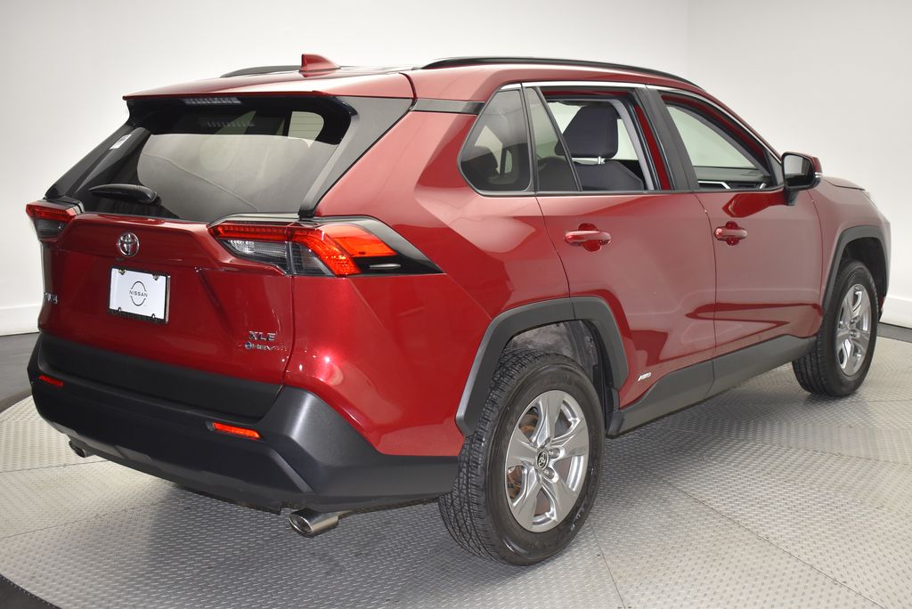 View vehicle photo 5