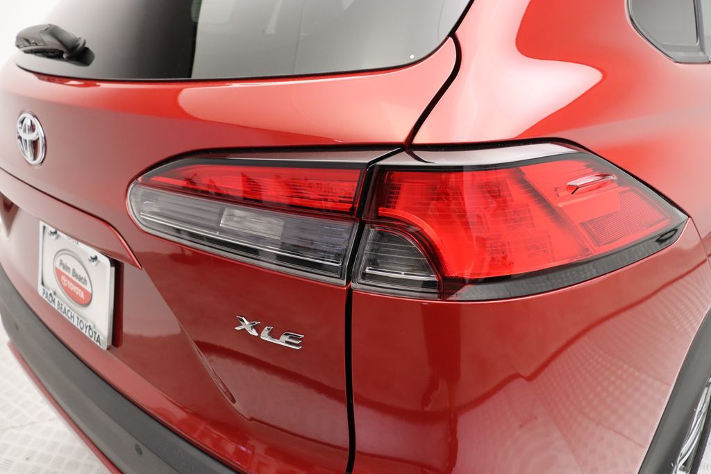 2024 Toyota Corolla Cross XLE 9