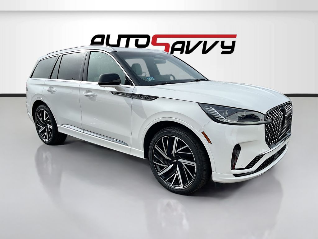 2025 Lincoln Aviator Black Label AWD's photo
