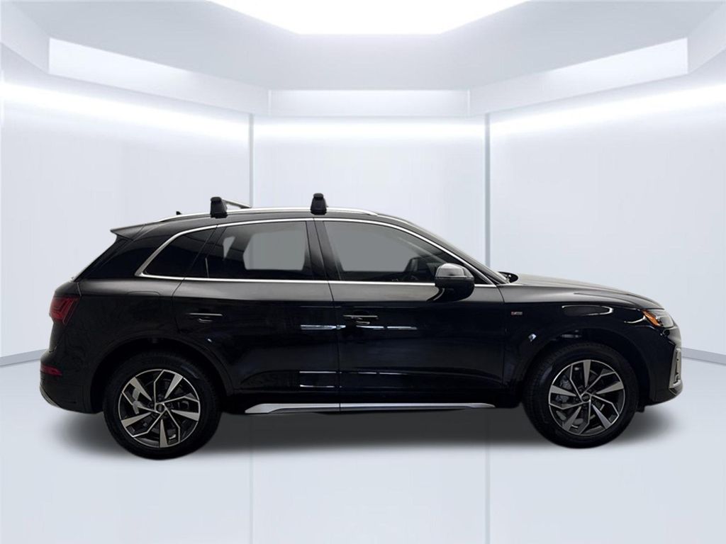 Thumbnail: 2023 Audi Q5 - 9