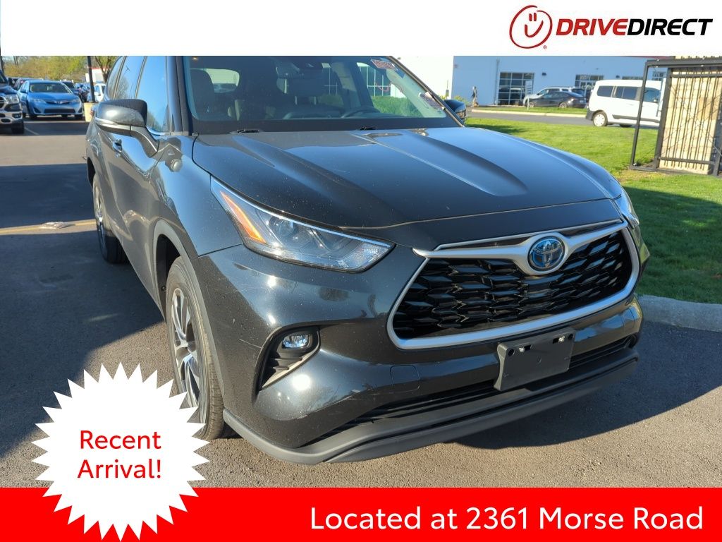 Midnight Black Metallic 2022 Toyota Highlander Hybrid XLE FWD SUV / Crossover Front-Wheel Drive Continuously Variable Transmission