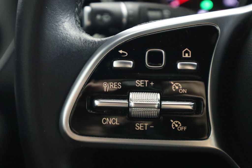 2021 Mercedes-Benz GLC 300 11