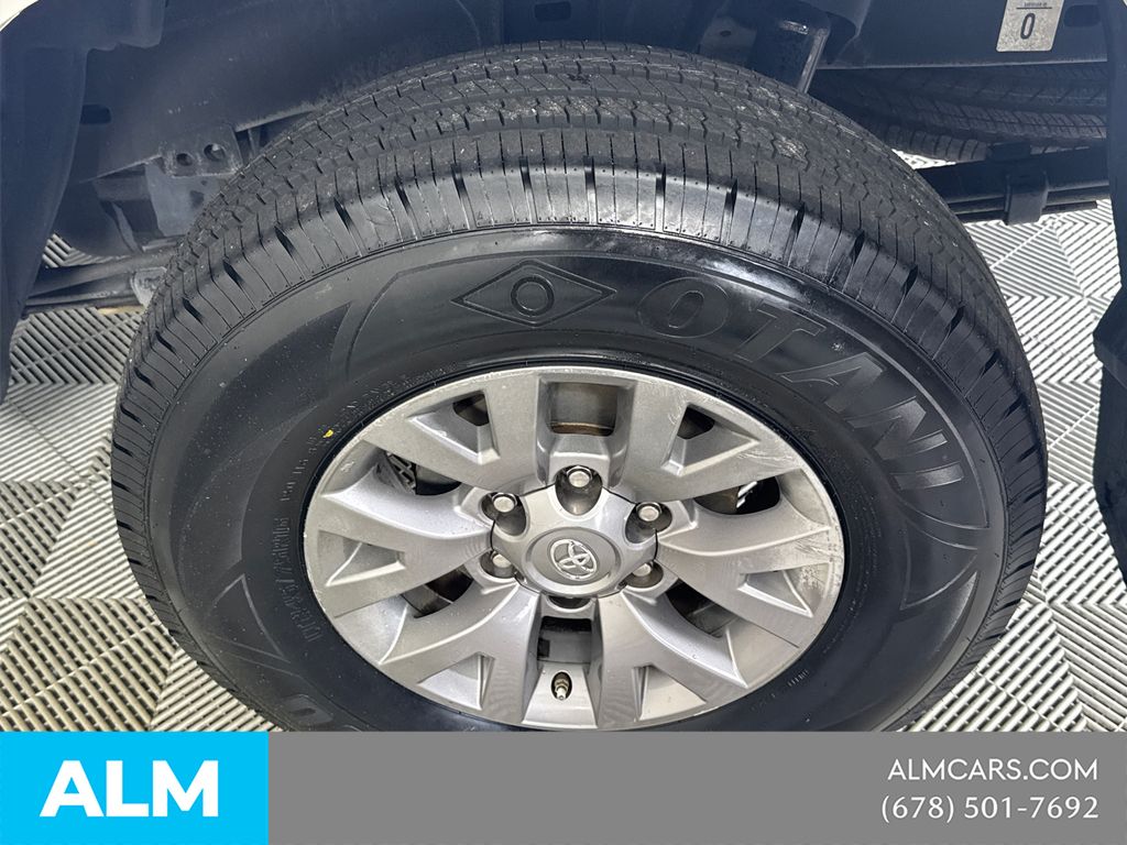 Used 2019 White Toyota SR5 image 22