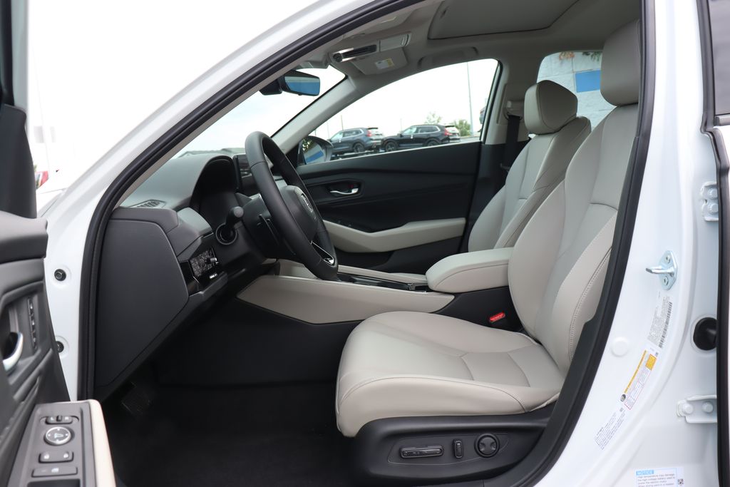 Thumbnail: 2025 Honda Accord - 28