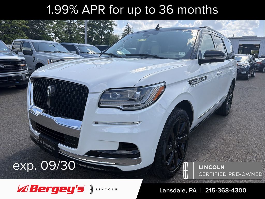 White Metallic 2023 Lincoln Navigator SUV / Crossover Four-Wheel Drive Automatic