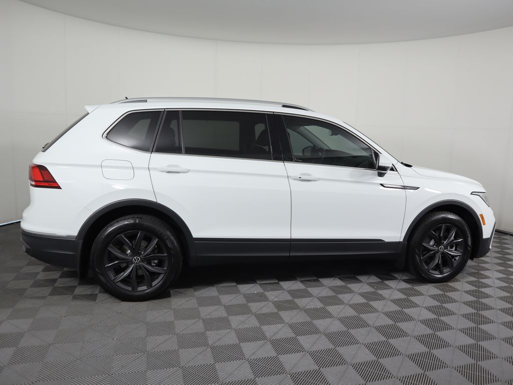 Thumbnail: 2024 Volkswagen Tiguan - 4