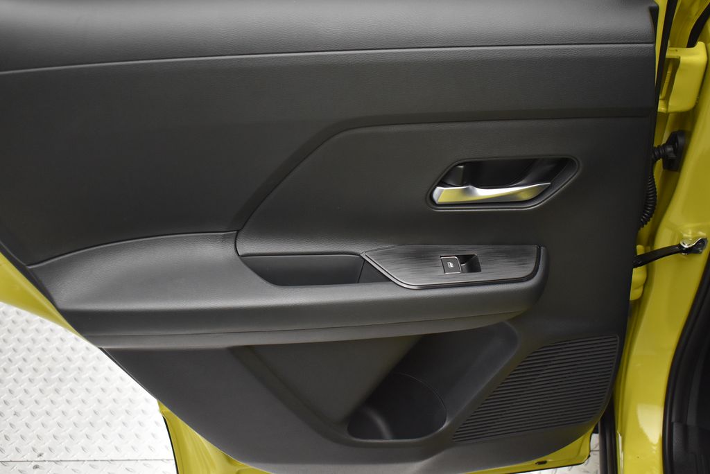 Thumbnail: 2026 Nissan Kicks - 31