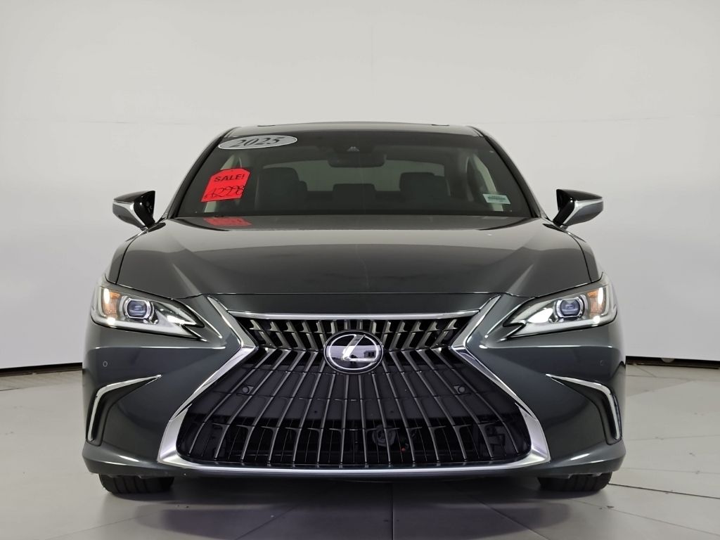 Thumbnail: 2025 Lexus ES - 3