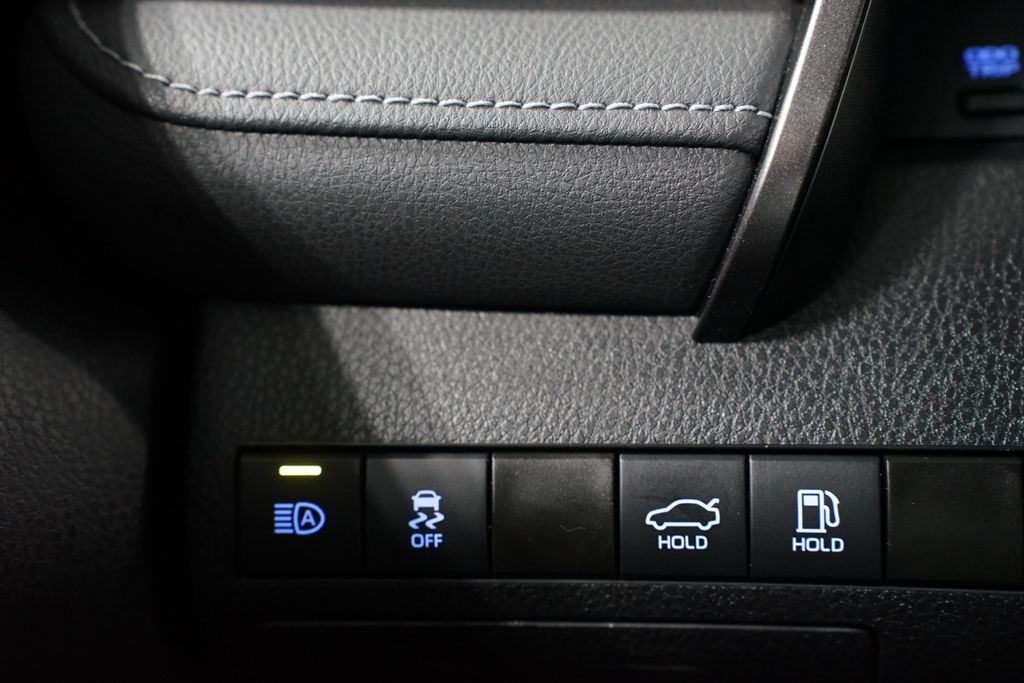 Thumbnail: 2023 Toyota Camry - 25