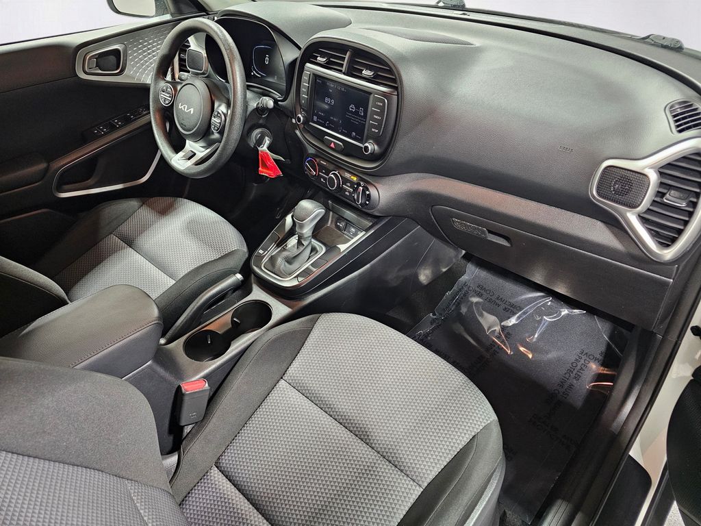 Used 2023 White Kia LX image 10