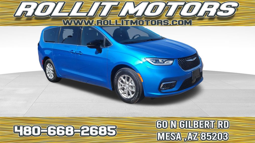 Hydro Blue Pearlcoat 2026 Chrysler Pacifica Minivan Front-Wheel Drive 9-Speed Automatic