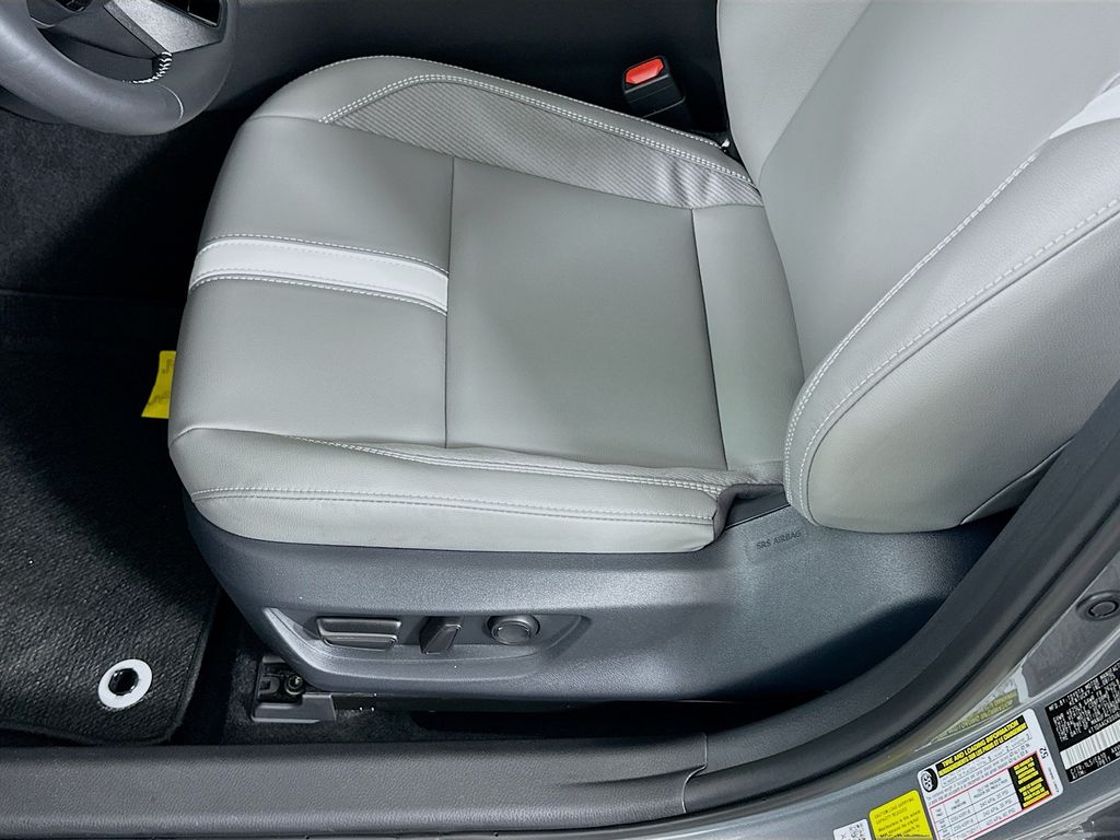 Thumbnail: 2025 Toyota Camry - 20