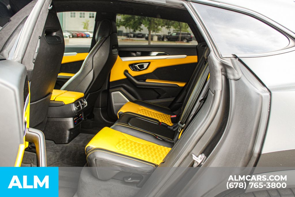 Used 2020 Blue Lamborghini Base image 18