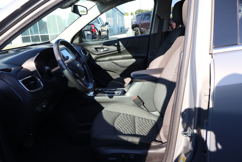 Thumbnail: 2018 Chevrolet Equinox - 13