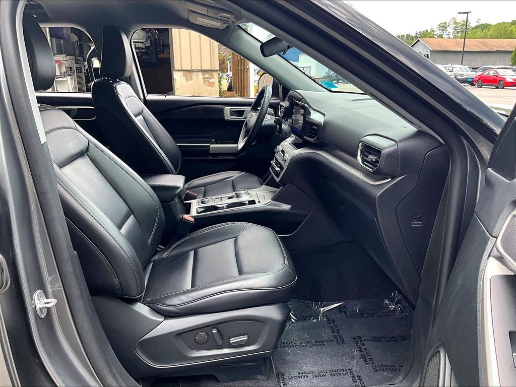 2023 Ford Explorer — photo 14