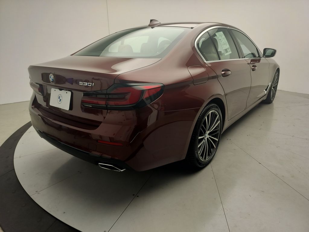 Thumbnail: 2023 BMW 5 Series - 3