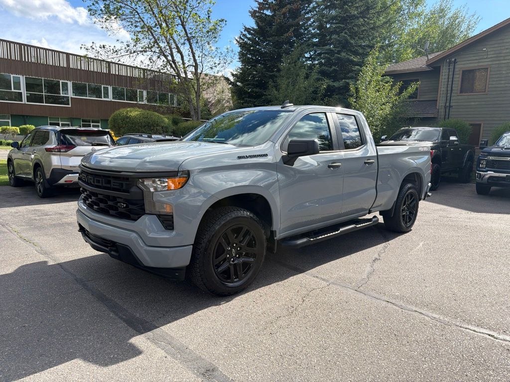 Slate Gray Metallic 2024 Chevrolet Silverado 1500 Pickup Truck Four-Wheel Drive 8-Speed Automatic