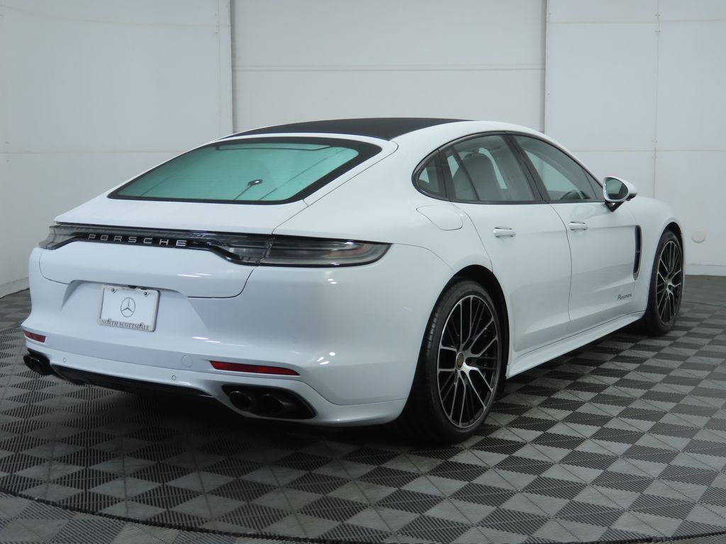 Thumbnail: 2022 Porsche Panamera - 5