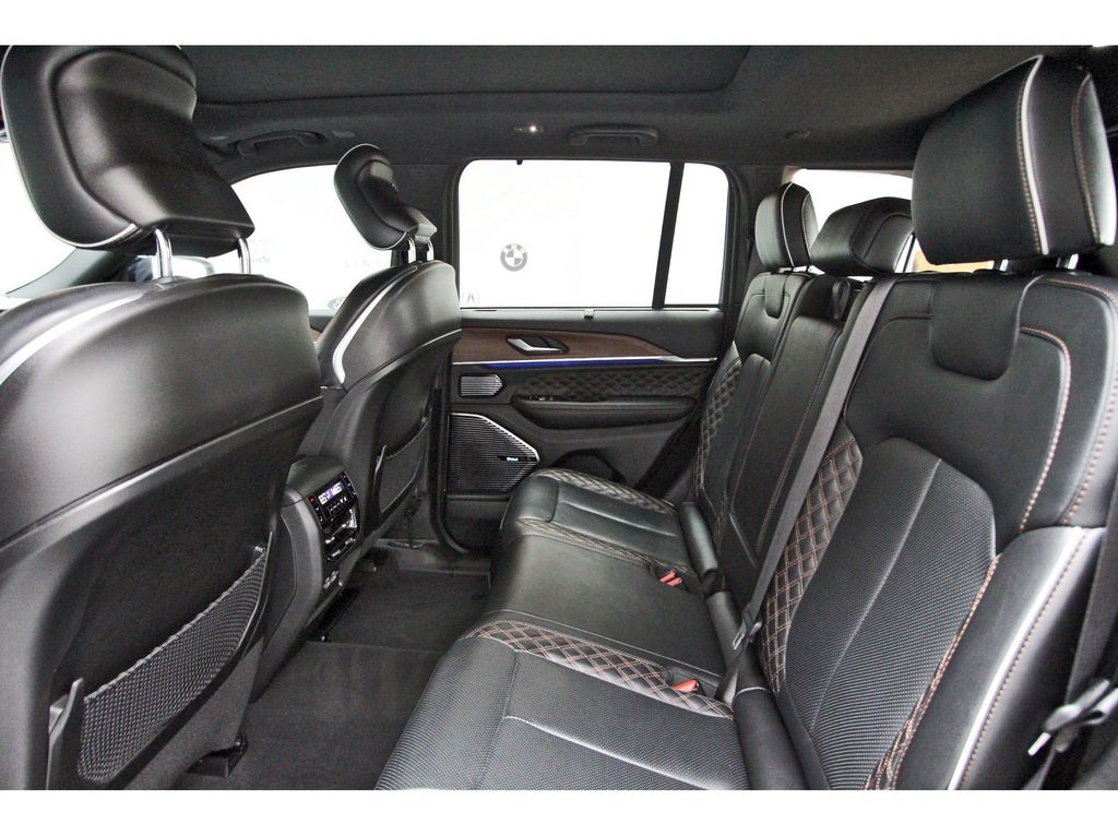 2024 Jeep Grand Cherokee Summit - 11