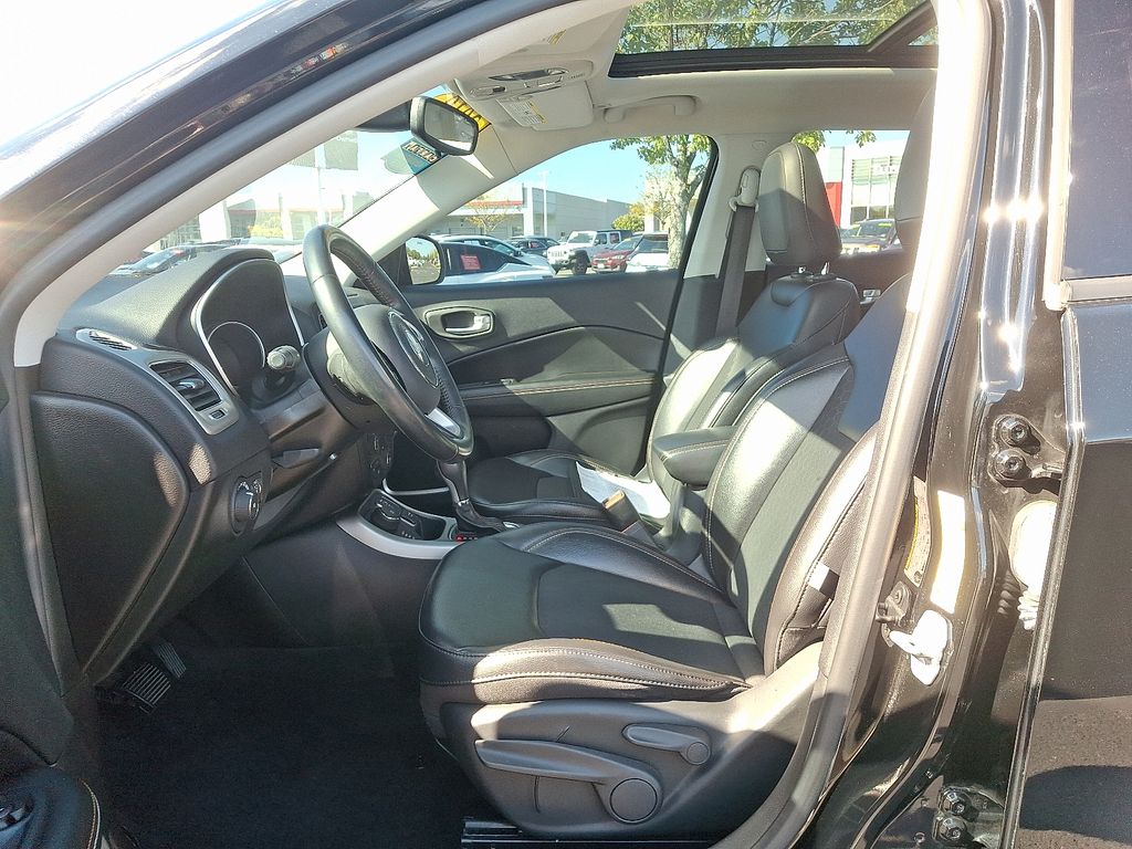 Thumbnail: 2019 Jeep Compass - 13
