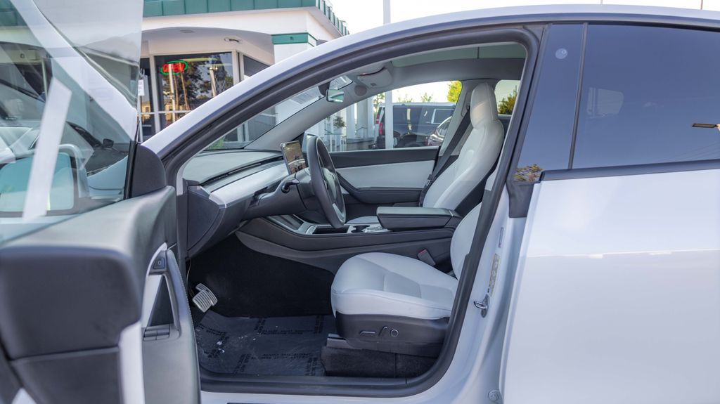 Used 2022 Tesla Model Y Performance 4D Sport Utility