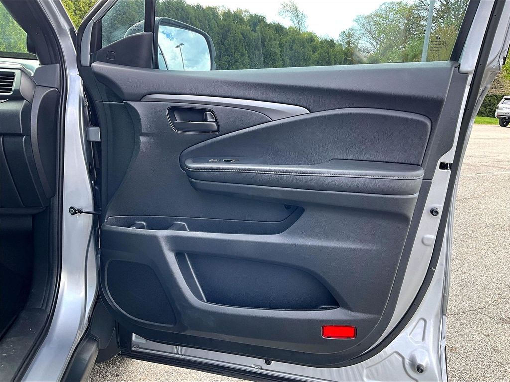2023 Honda Passport — photo 12
