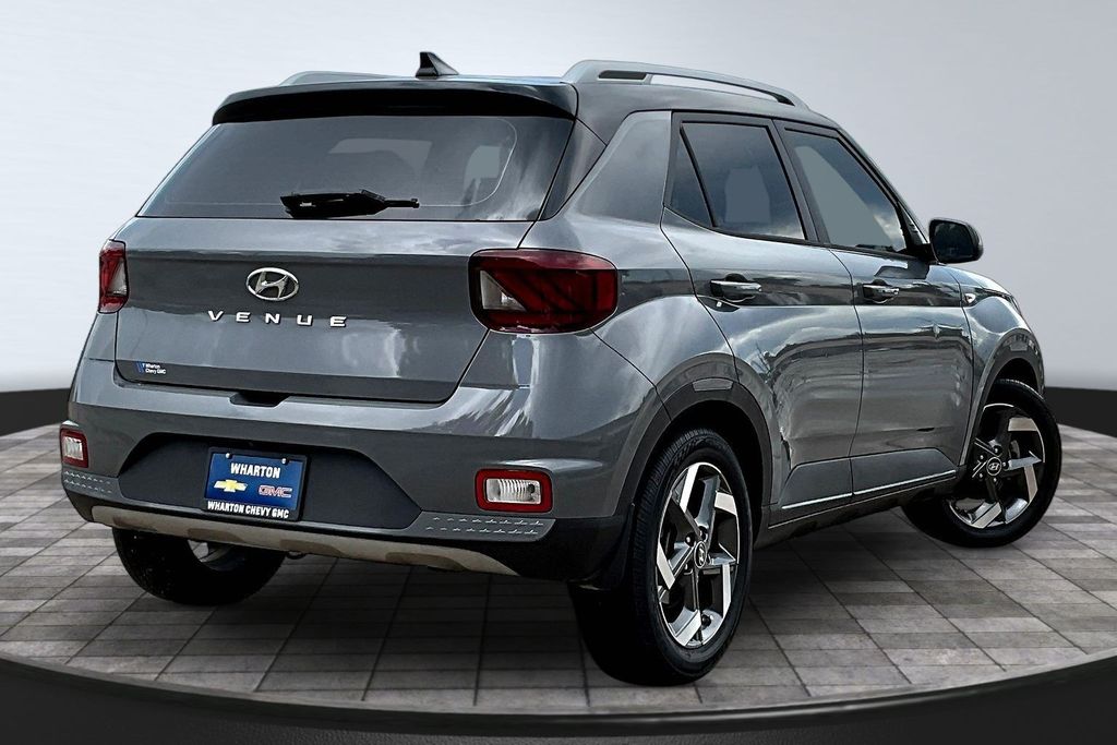 2022 Hyundai Venue Limited - 6