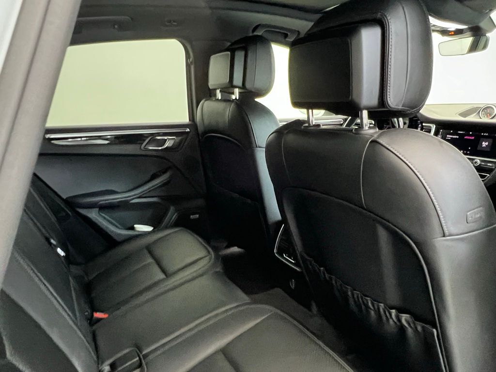 Thumbnail: 2019 Porsche Macan - 16