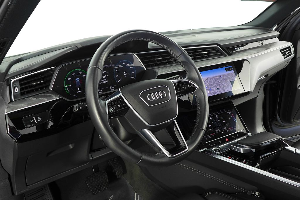 Thumbnail: 2022 Audi e-tron - 31