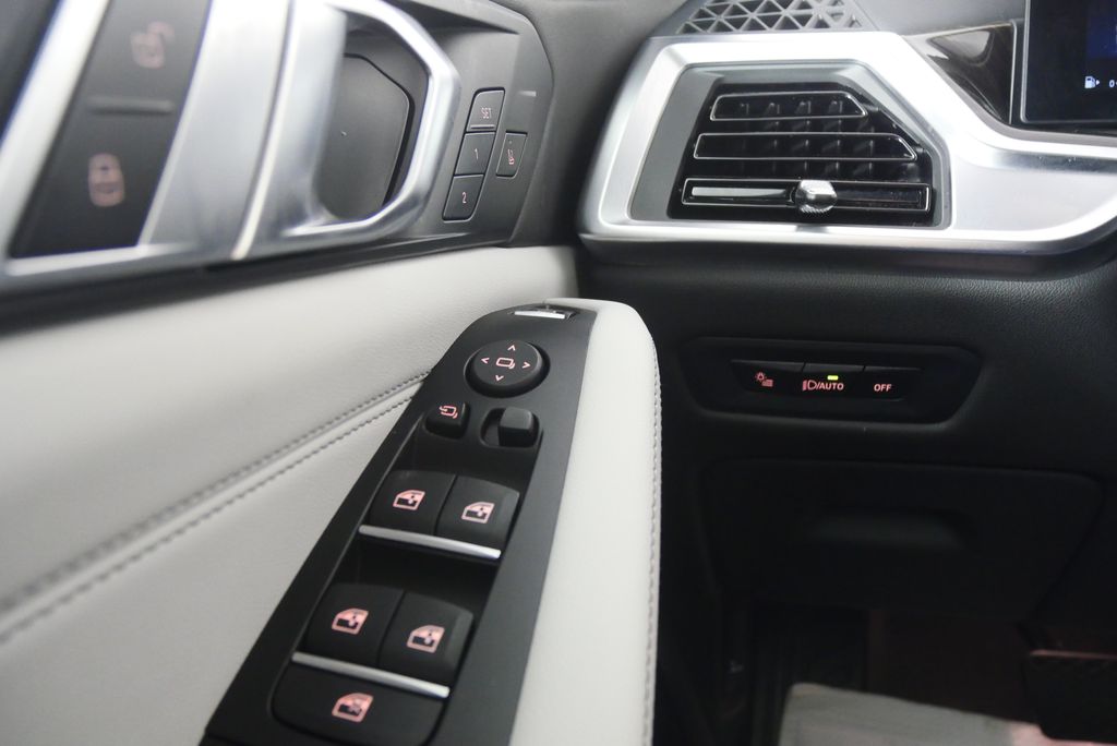 Thumbnail: 2025 BMW X5 - 21