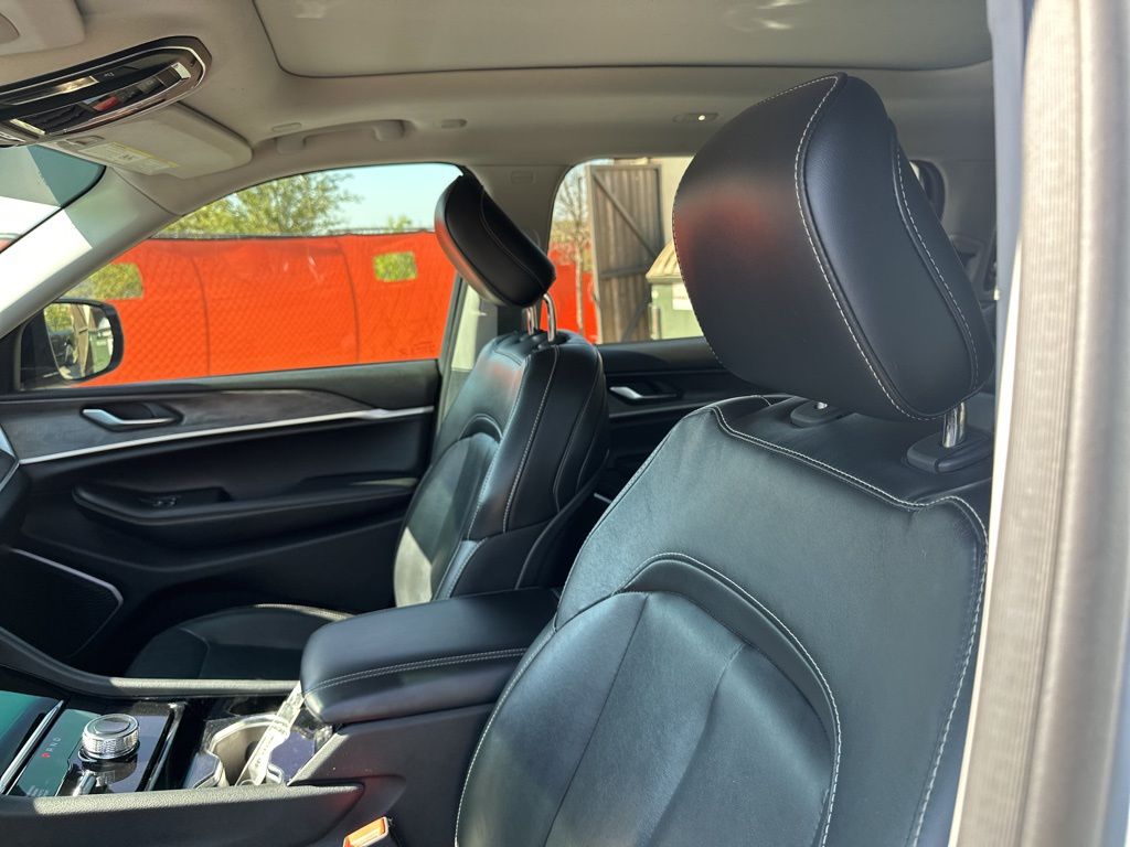 Used Car 2021 Jeep Grand Cherokee L  Limited For Sale Under $30,000 In Austin, Texas