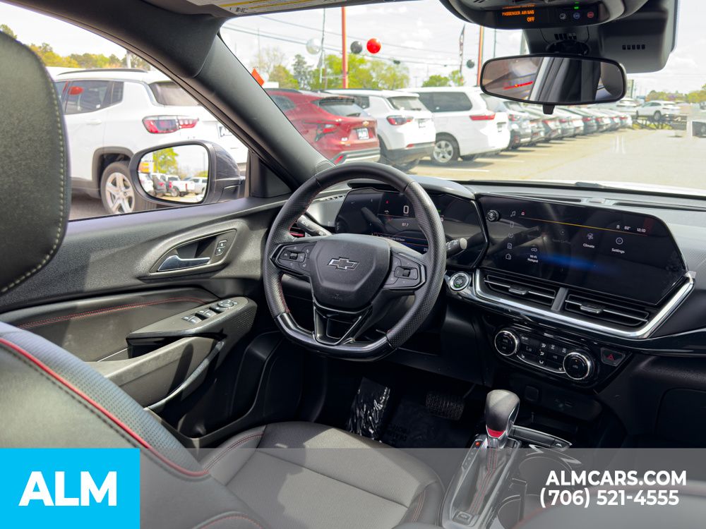 Used 2025 Summit White Chevrolet 2RS image 20