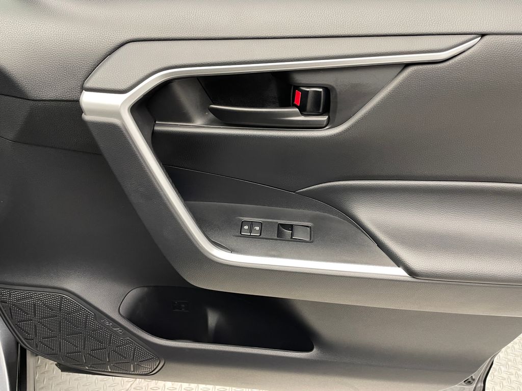 2023 Toyota RAV4 LE 14