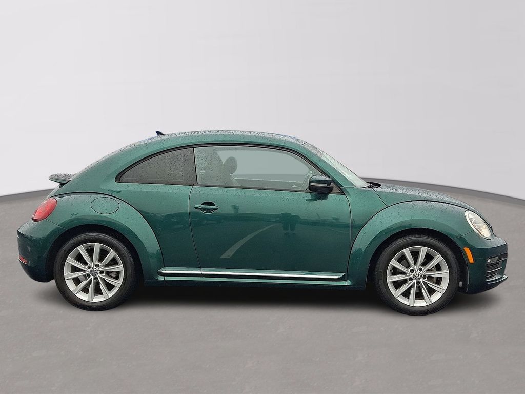 Thumbnail: 2018 Volkswagen Beetle - 7