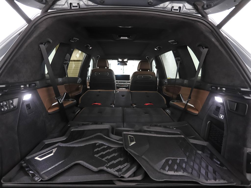 Thumbnail: 2024 BMW X7 - 30