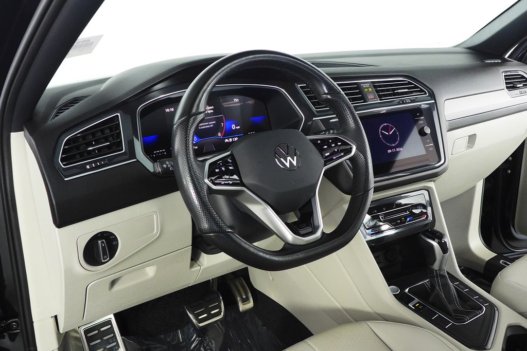 Thumbnail: 2023 Volkswagen Tiguan - 30