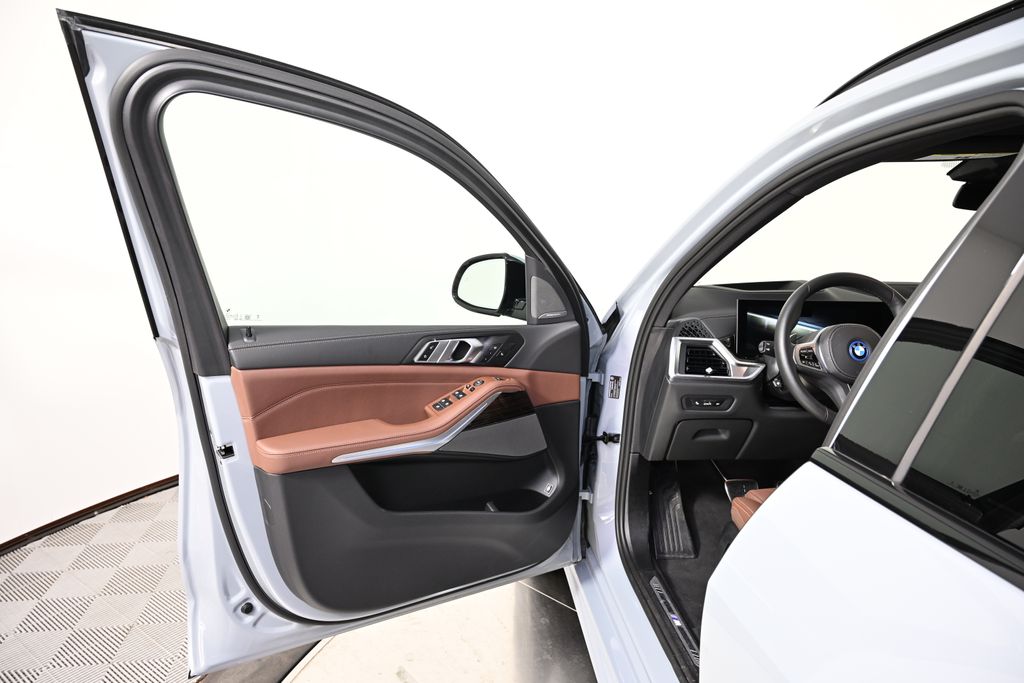 2025 BMW X5 xDrive50e 21