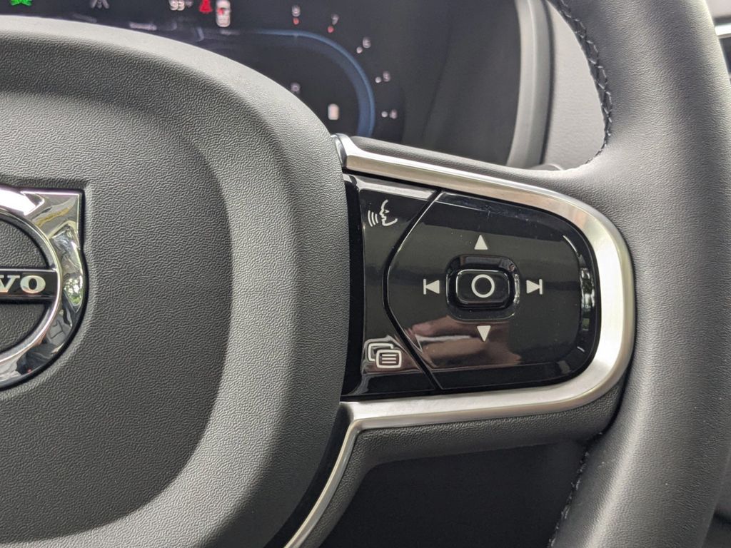 2023 Volvo XC90 B6 Ultimate Bright Theme 7P
