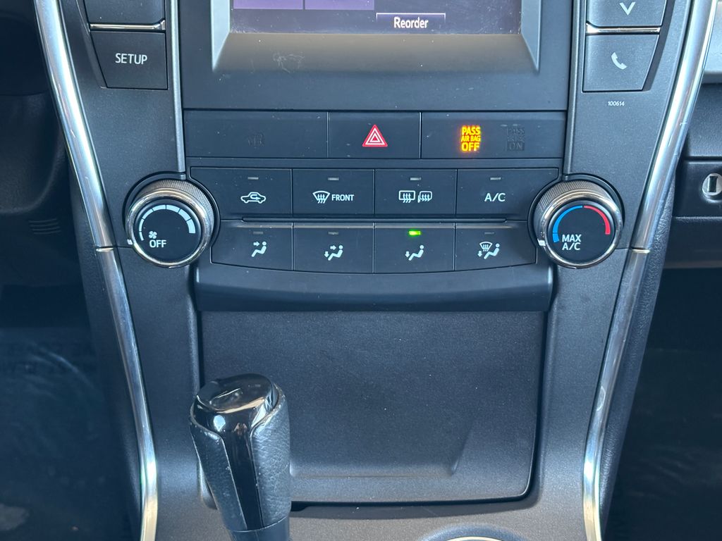 Thumbnail: 2016 Toyota Camry - 15