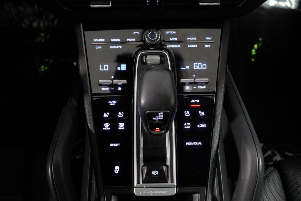 Thumbnail: 2023 Porsche Cayenne - 14