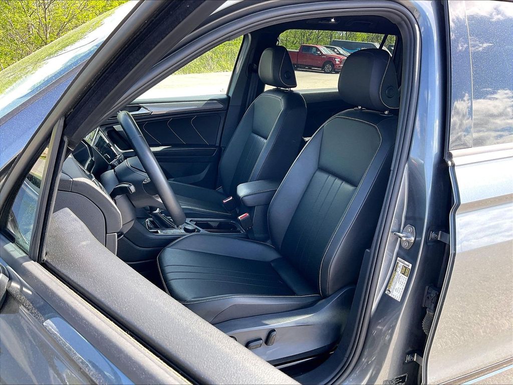 2023 Volkswagen Tiguan — photo 9