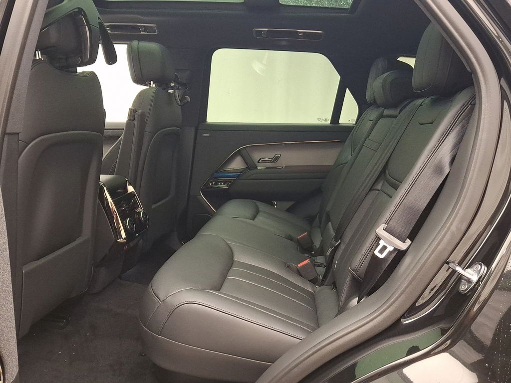 Thumbnail: 2026 Land Rover Range Rover Sport - 6