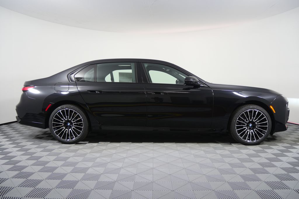 Thumbnail: 2026 BMW 7 Series - 2